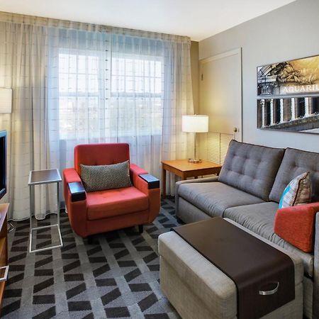 Towneplace Suites By Marriott Detroit Livonia Exterior photo